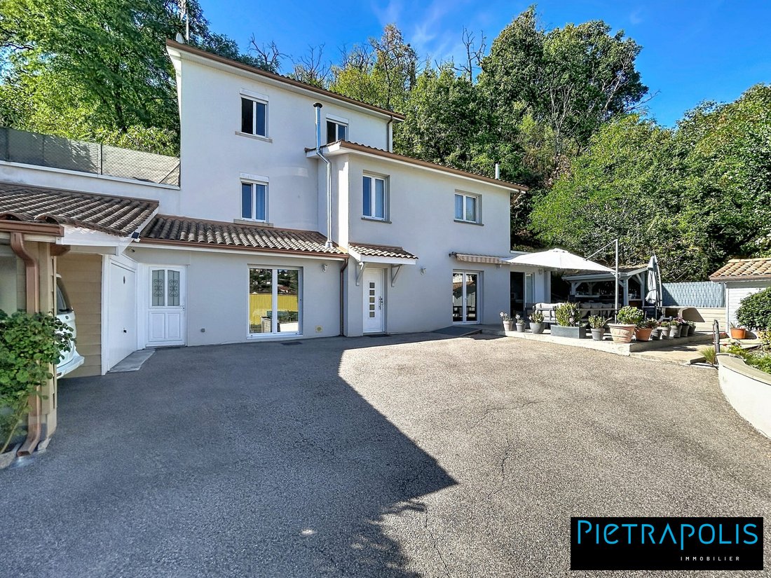 House in Centre Bourg, Neuville-sur-Saone, France 1 - 18902449
