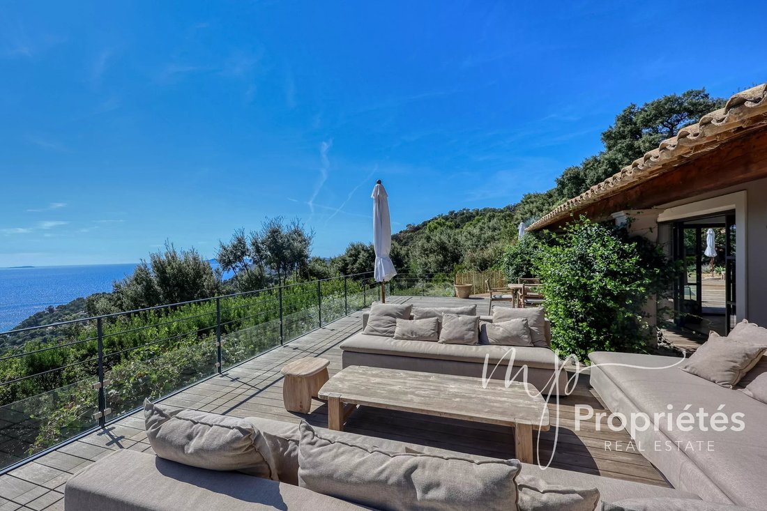 Villa in Rayol-Canadel-sur-Mer, Provence-Alpes-Côte d'Azur, France 1 - 18897763