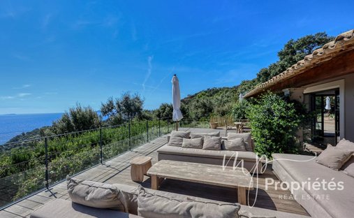 Villa in Rayol-Canadel-sur-Mer, Provence-Alpes-Côte d'Azur, France 1