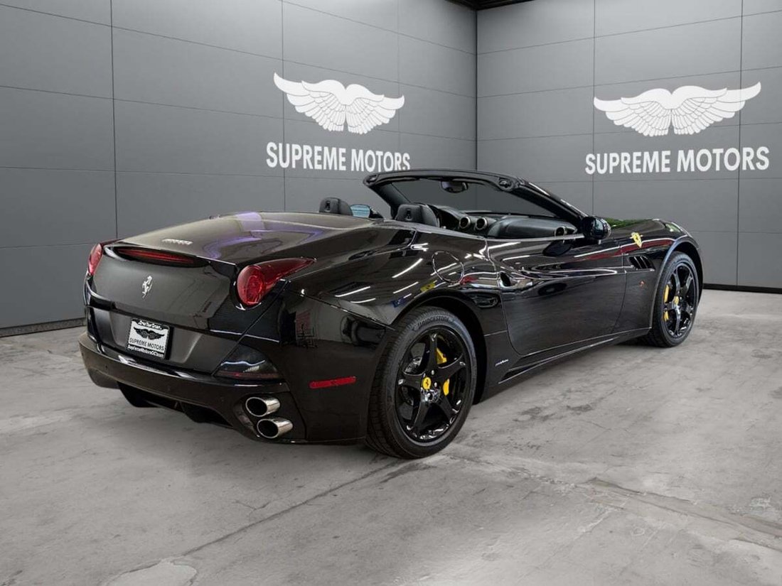 Cabriolet in Costa Mesa, CA, United States 5 - 18896998
