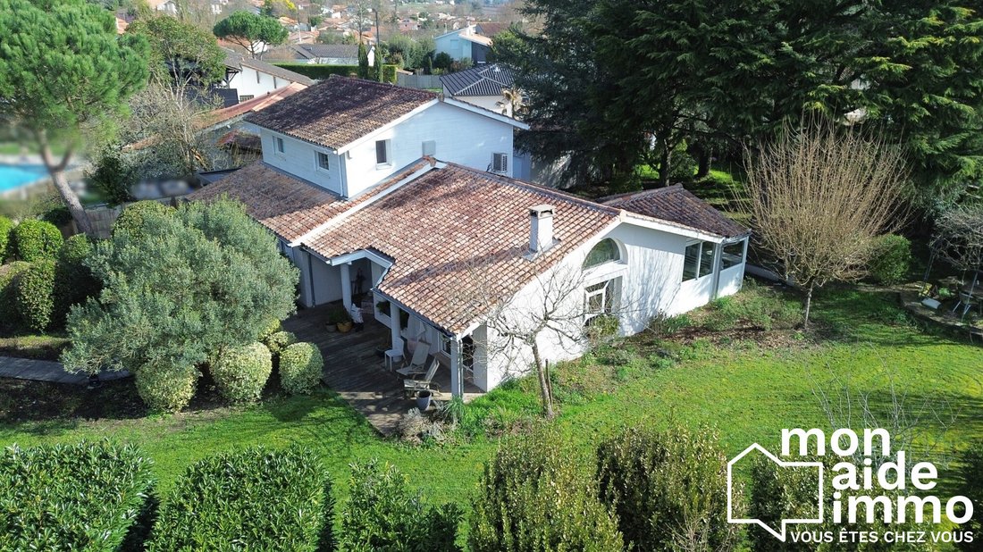 House in Villenave-d'Ornon, Nouvelle-Aquitaine, France 1 - 18902376