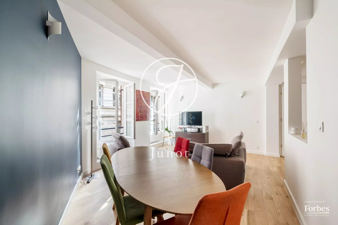 Apartment in Mairie, Paris 8e Arrondissement, Paris 4 - 18897093
