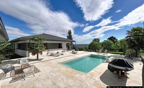 House in Limas, Auvergne-Rhône-Alpes, France 1
