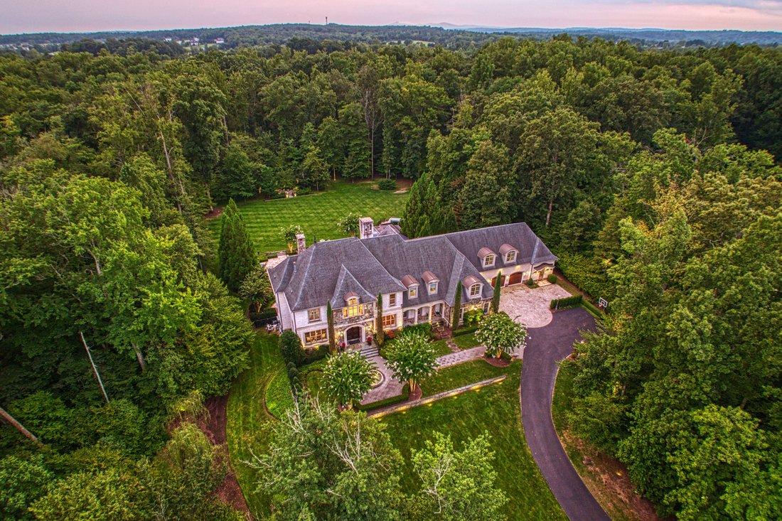 Leesburg, Virginia, United States 1 - 18022094