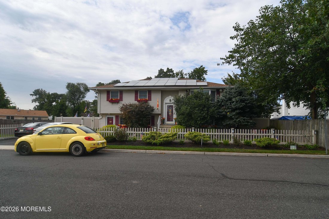 House in Union Beach, New Jersey, United States 3 - 18873155