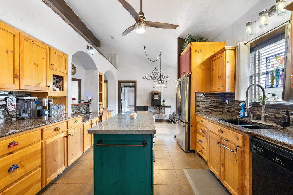 House in Mountain Home, Texas, United States 5 - 18896532