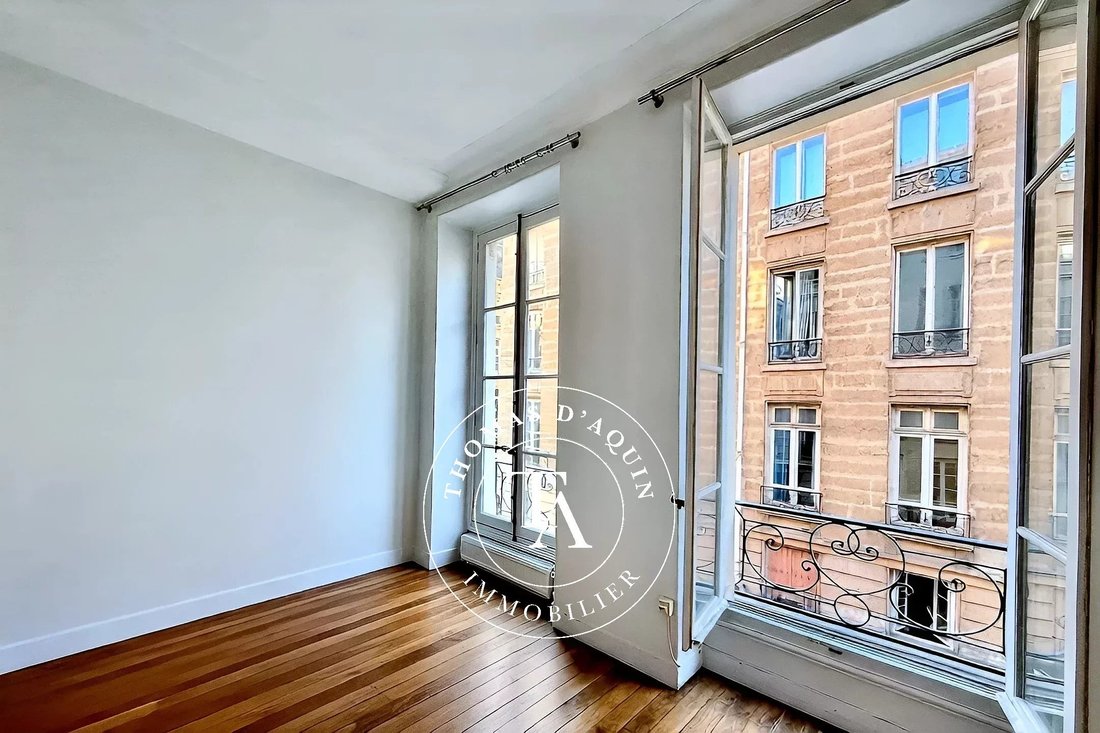 Apartment in Saint Thomas d'Aquin, Paris 7e Arrondissement, Paris 5 - 17753170