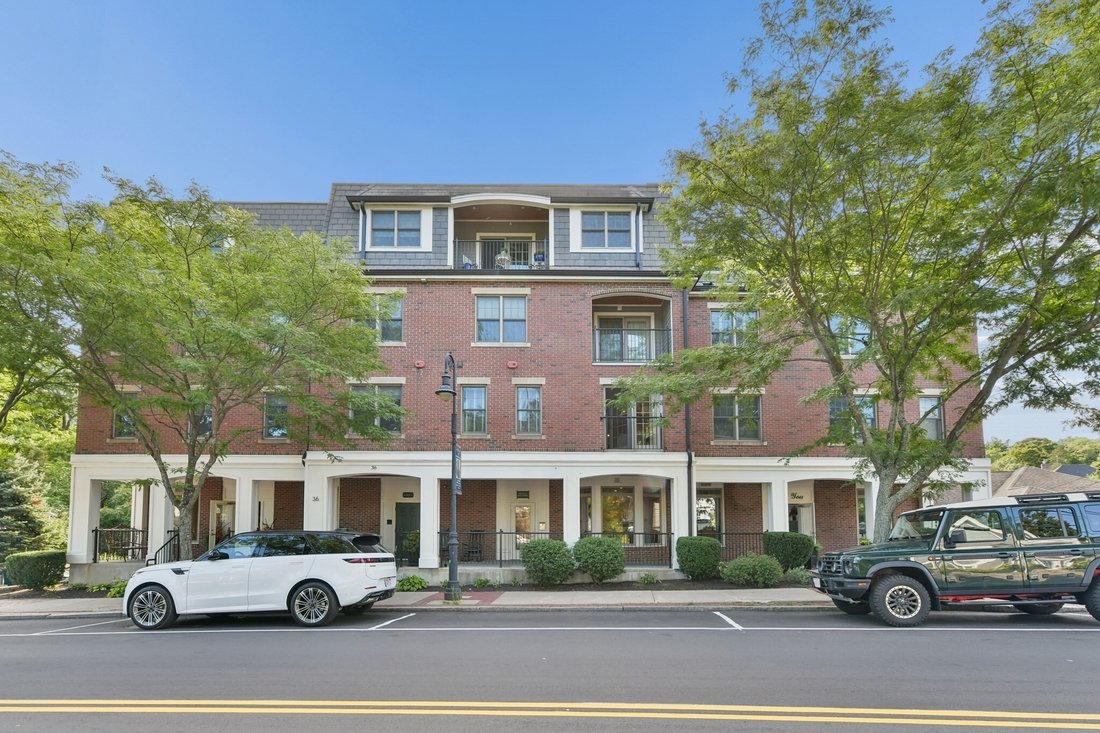 Condo in Milton, Massachusetts, United States 1 - 18898063