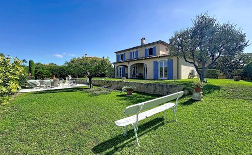 Villa in Vaug, Villeneuve-Loubet, France 1