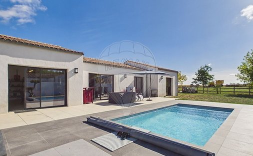 House in Breuillet, Nouvelle-Aquitaine, France 1