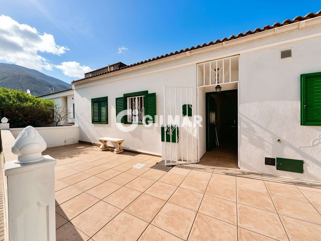 Townhouse in Los Cristianos, Canary Islands, Spain 2 - 18898744