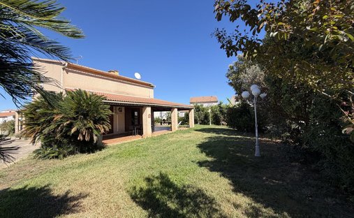 Villa a Ouest et Sud, Borgo, Francia 1