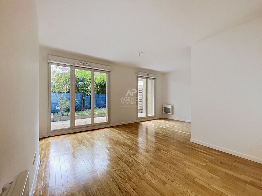Apartment in Chatou, Ile-de-France, France 1 - 18901236