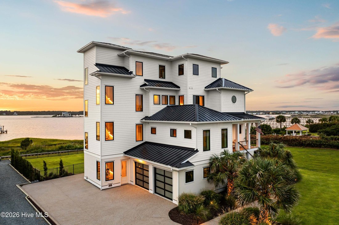 House in North Topsail Beach, North Carolina, United States 2 - 18900213