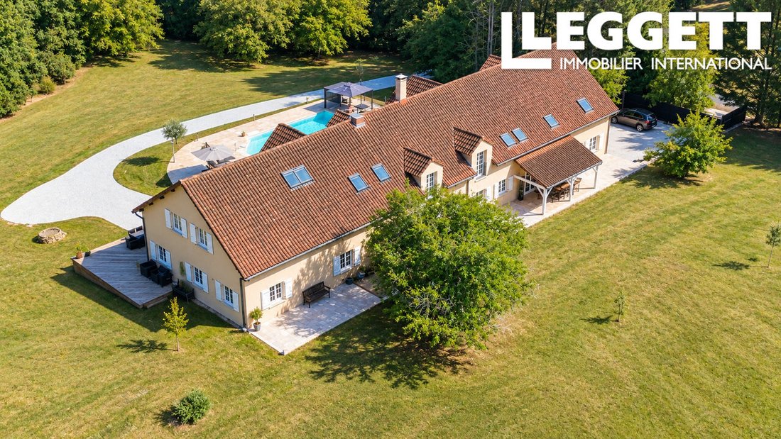 Villa in Les Farges, Nouvelle-Aquitaine, France 2 - 18897182