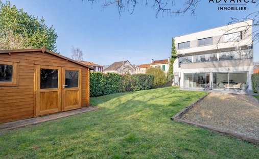 House in Centre, Nanterre, France 1