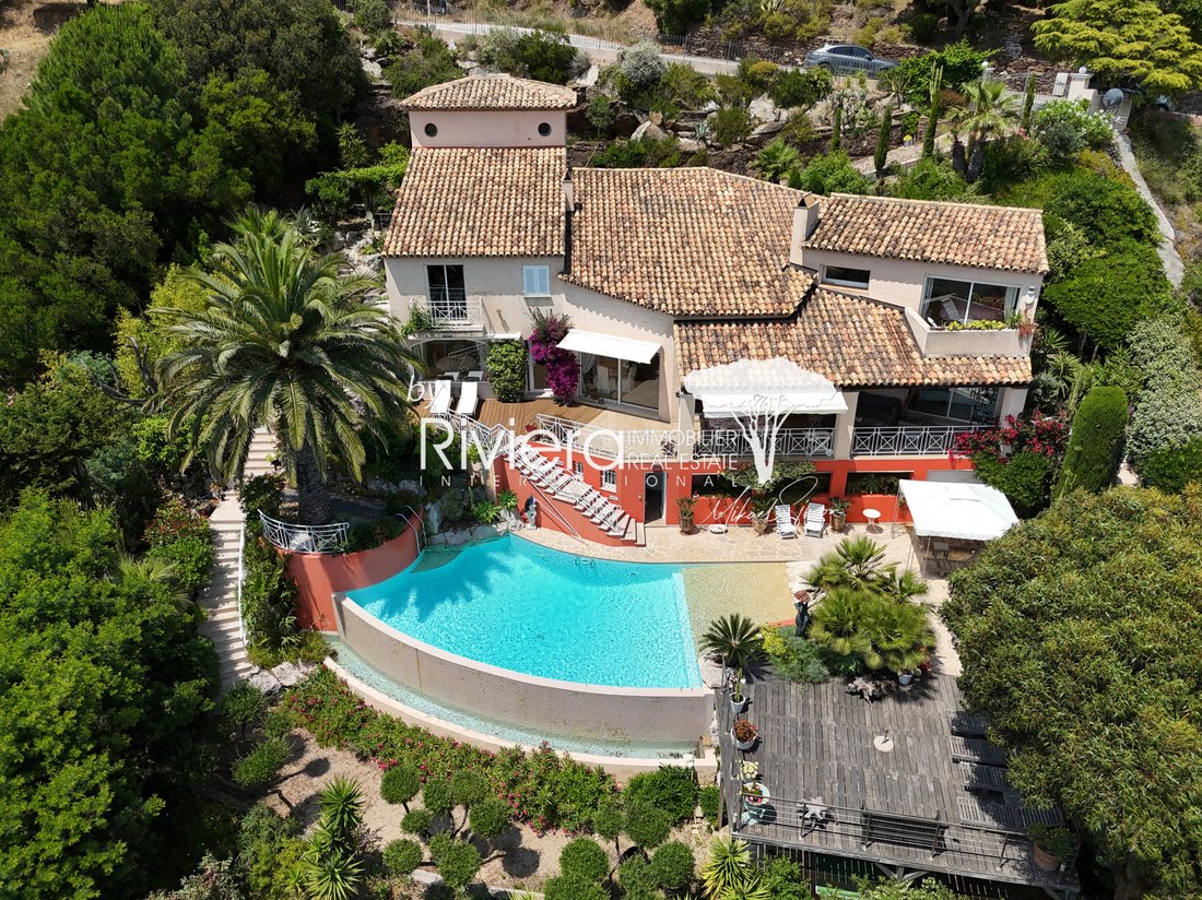 Villa in Nord, Cavalaire-sur-Mer, France 3 - 15778269
