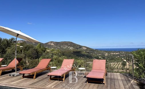 Villa en L'Île-Rousse, Córcega, Francia 1