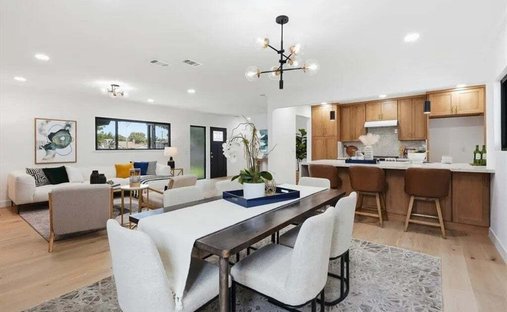 House in Signal Hill, California, United States 1