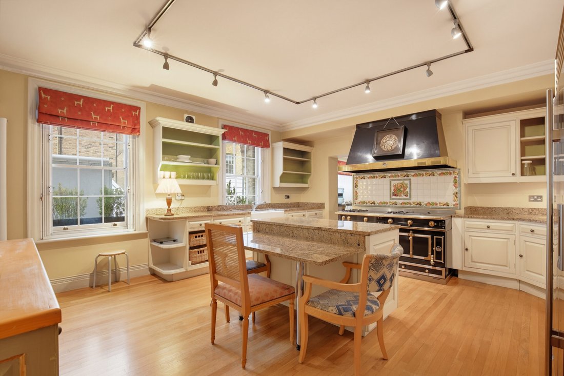 Haus in Pimlico, Westminster, England 5 - 18820711