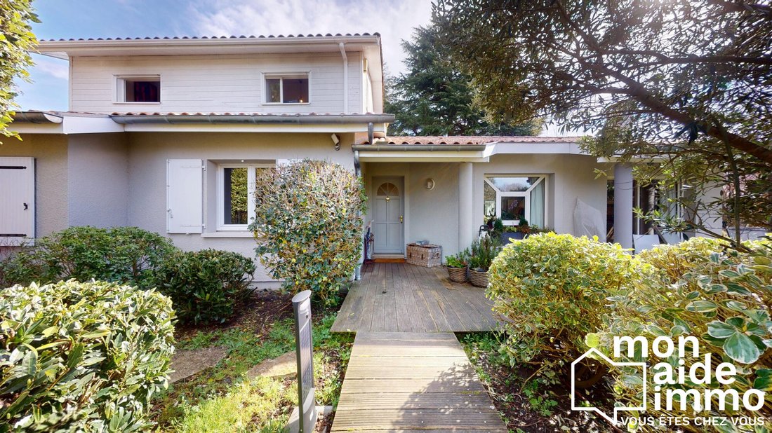 House in Villenave-d'Ornon, Nouvelle-Aquitaine, France 2 - 18902376