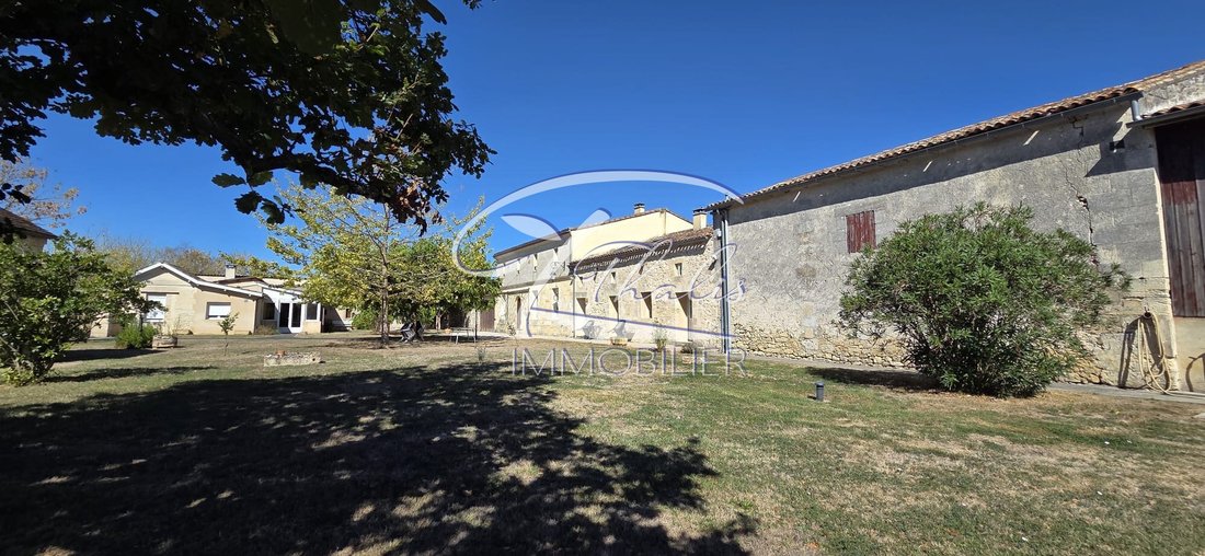 House in La Lande-de-Fronsac, Nouvelle-Aquitaine, France 2 - 18902406