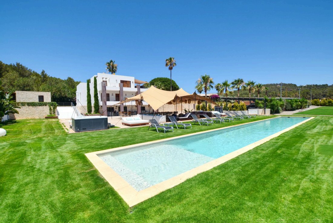 Villa in Santa Gertrudis de Fruitera, Santa Eularia des Riu, Balearic Islands 1 - 18901258