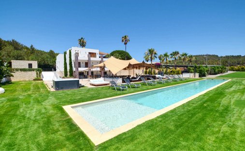 Villa in Santa Gertrudis de Fruitera, Santa Eularia des Riu, Balearic Islands 1