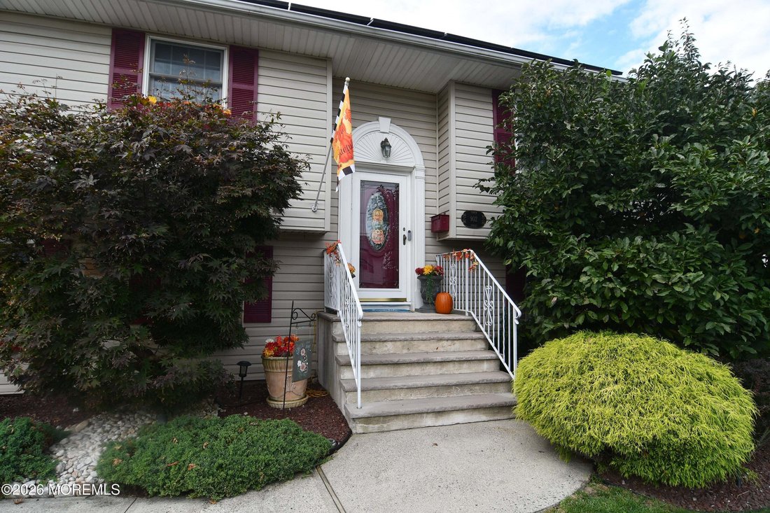 House in Union Beach, New Jersey, United States 4 - 18873155