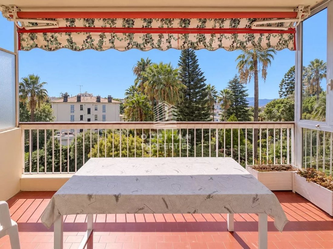 Apartment in La Source, Cannes, France 1 - 18272010