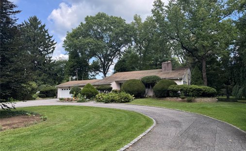 House in Old Brookville, New York, United States 1