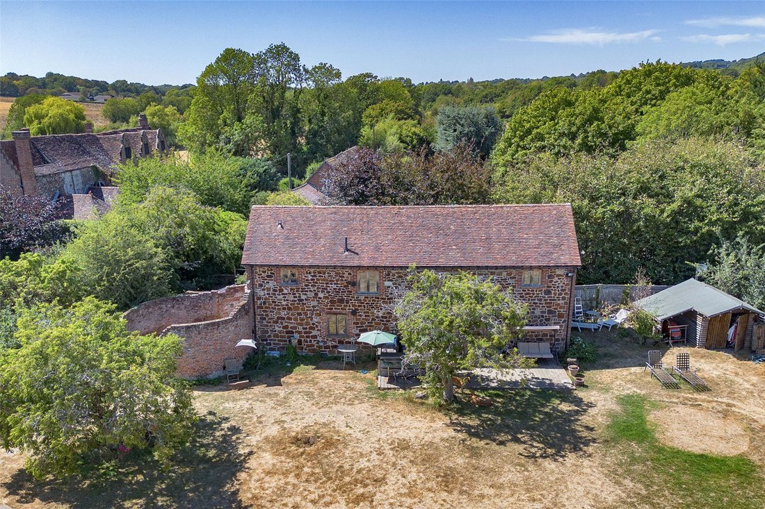 Wrotham, England 1 - 18903086
