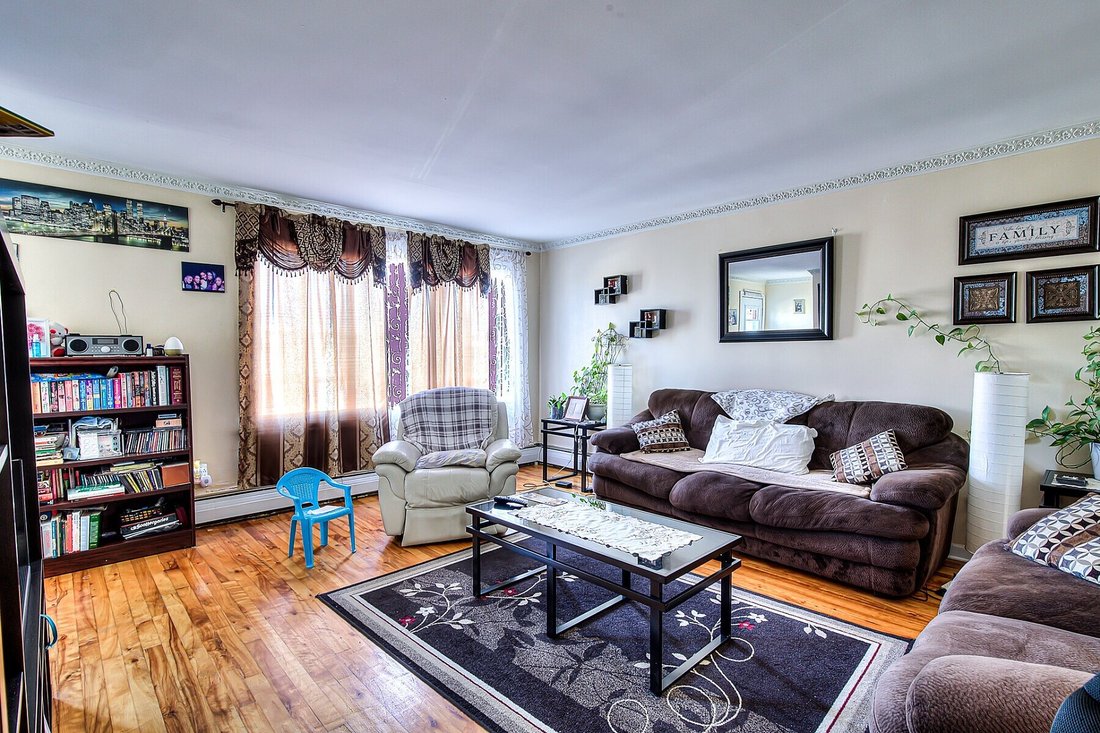 House in Montreal, Quebec, Canada 2 - 18903704