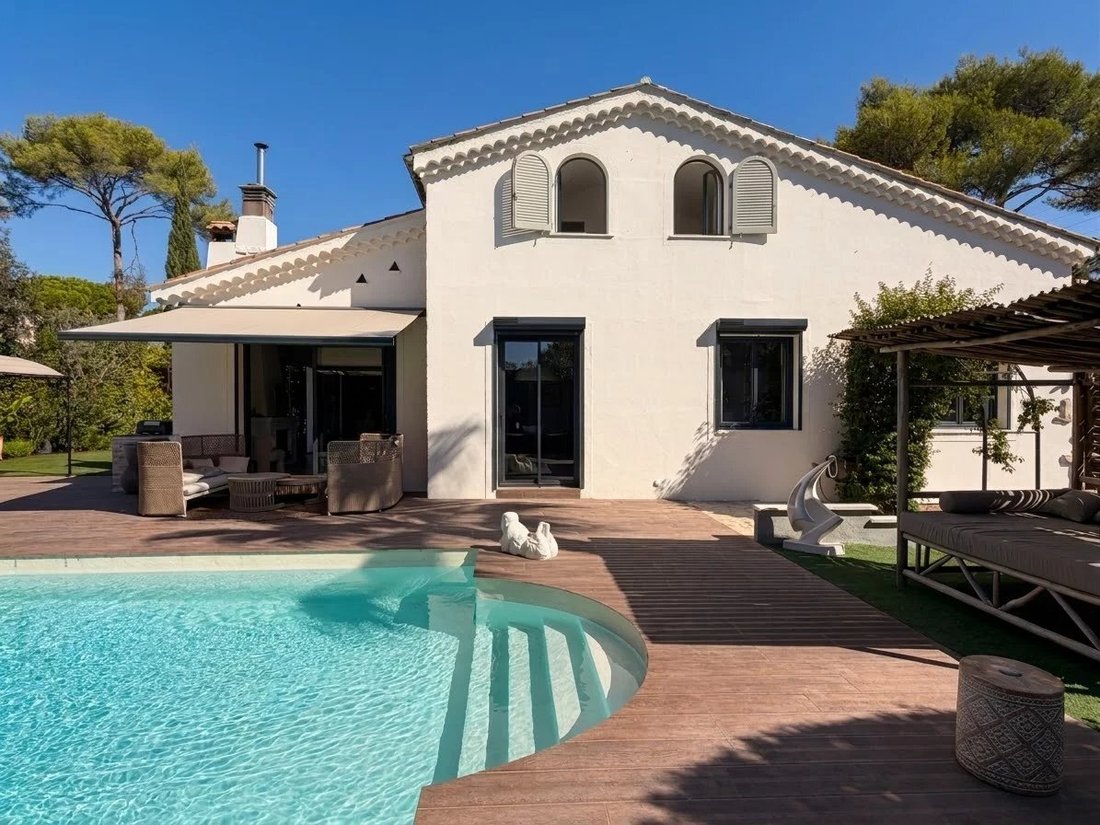Villa a Mougins, Provenza-Alpi-Costa Azzurra, Francia 1 - 18903036