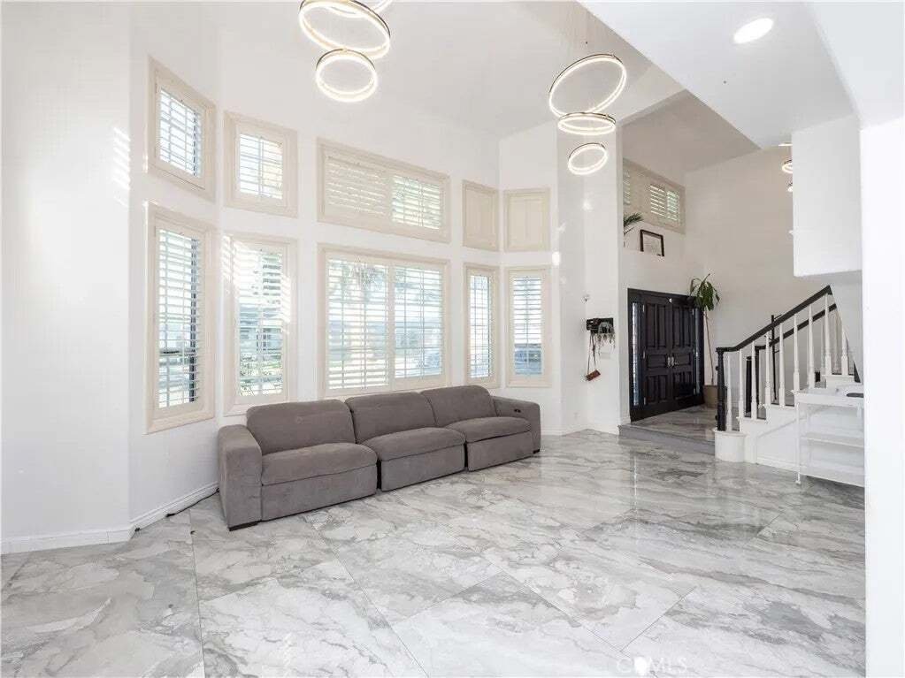 Condo in Downey, California, United States 5 - 18903033