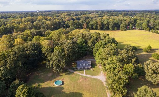 House in Cottontown, Tennessee, United States 1