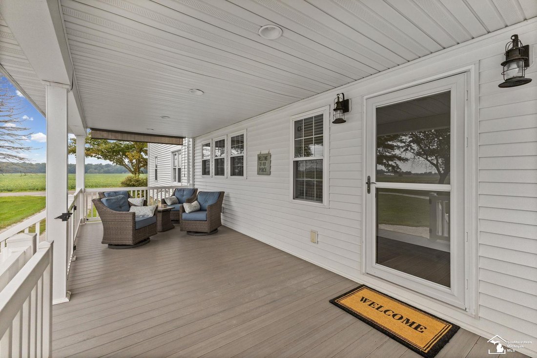 House in Ottawa Lake, Michigan, United States 5 - 18903554