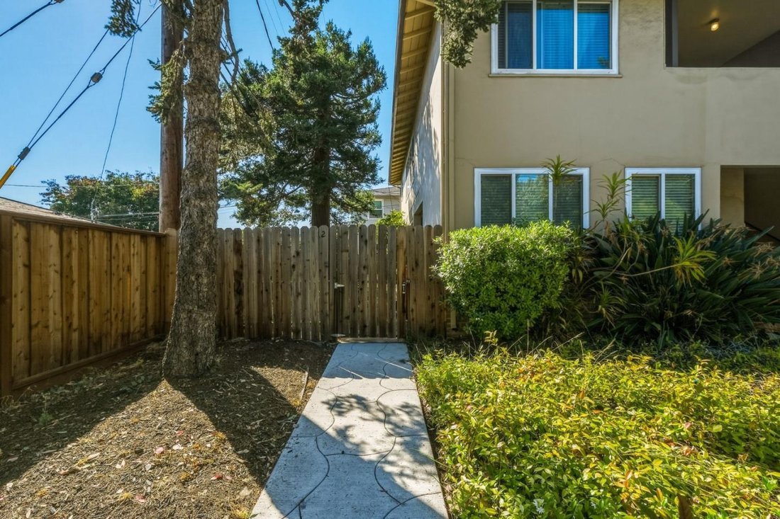 Emerald Hills, California, United States 5 - 18903285