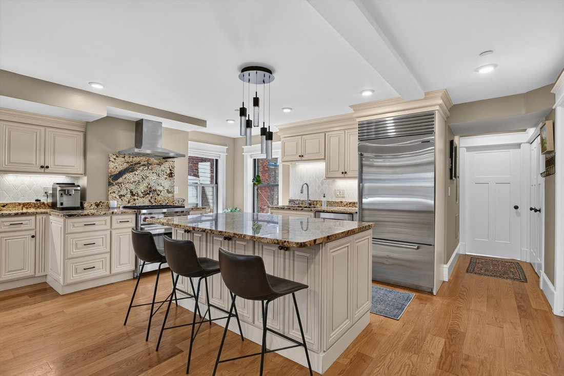 Condo in Boston, Massachusetts, United States 5 - 18903721