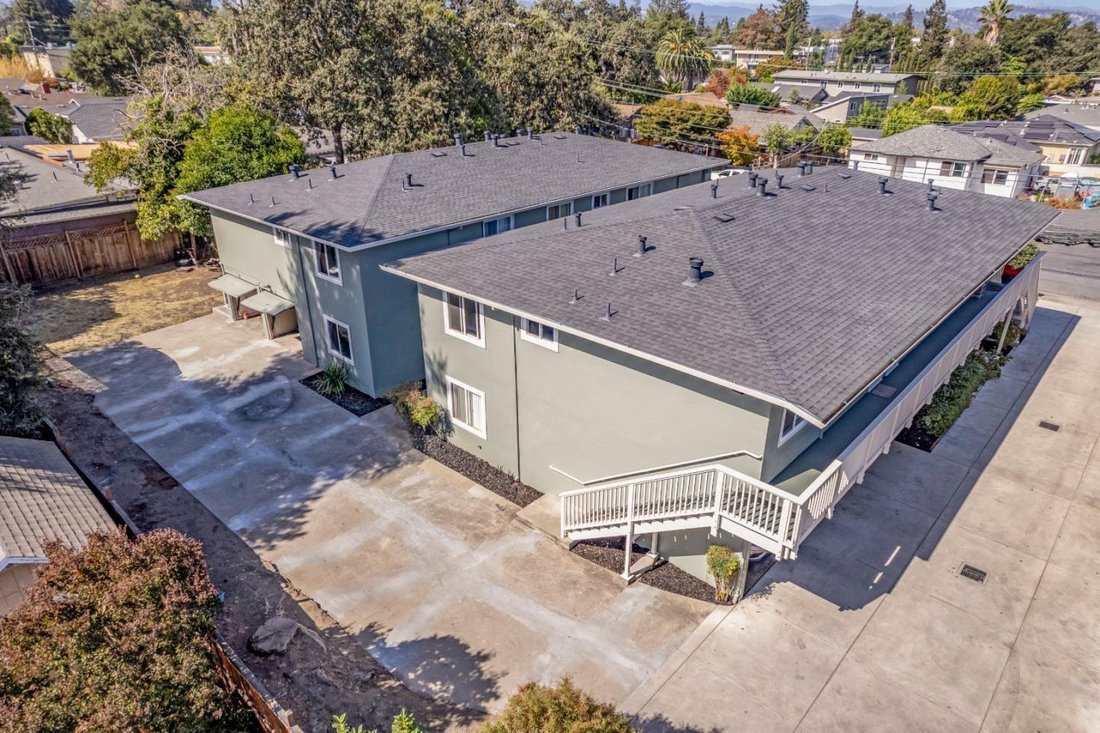 Redwood City, California, United States 3 - 18903293