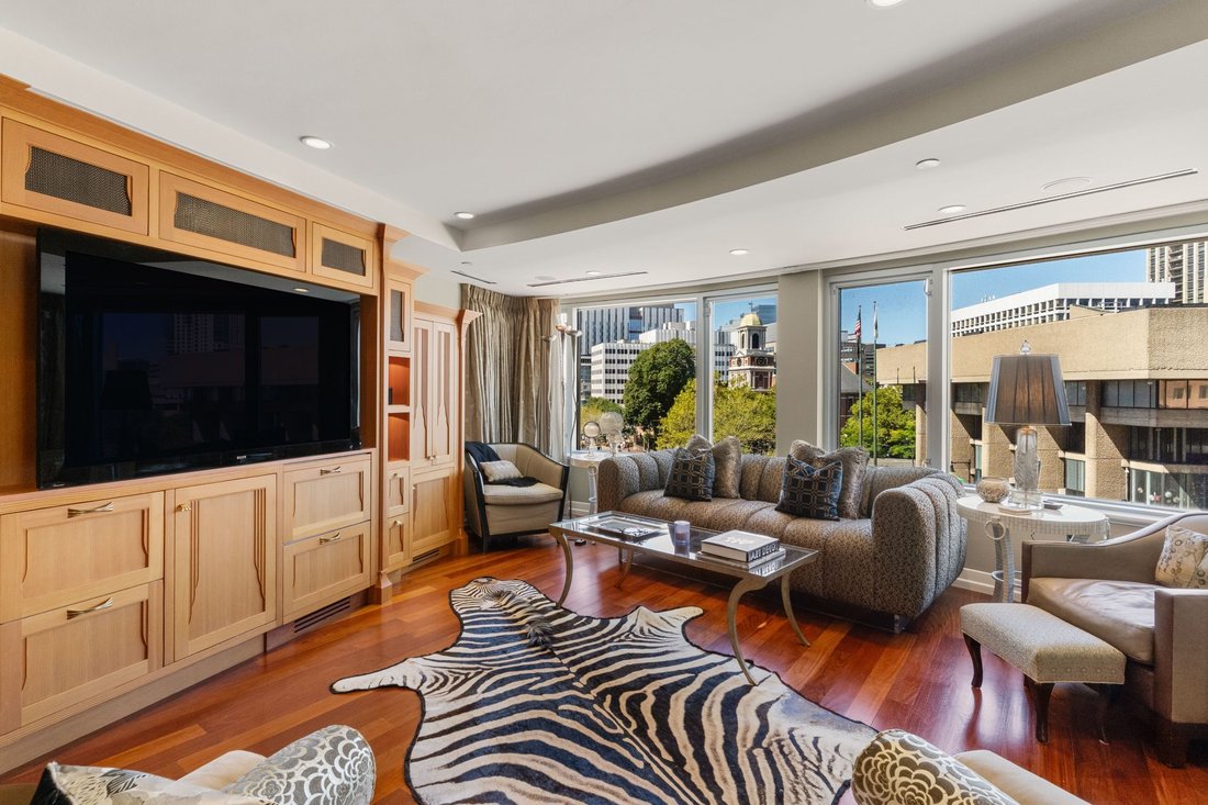 Condo in Boston, Massachusetts, United States 5 - 18903737