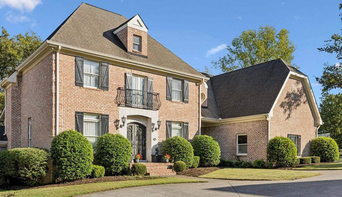 Co Op in Forest Hills, Tennessee, United States 2 - 18903390