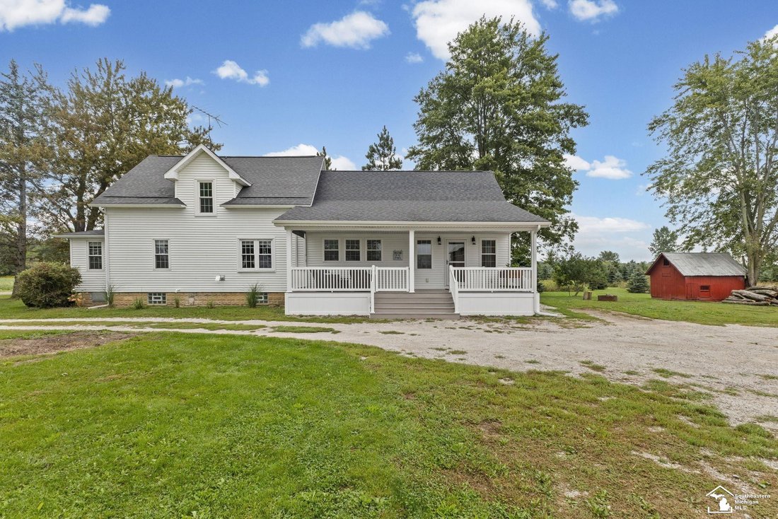 House in Ottawa Lake, Michigan, United States 1 - 18903554