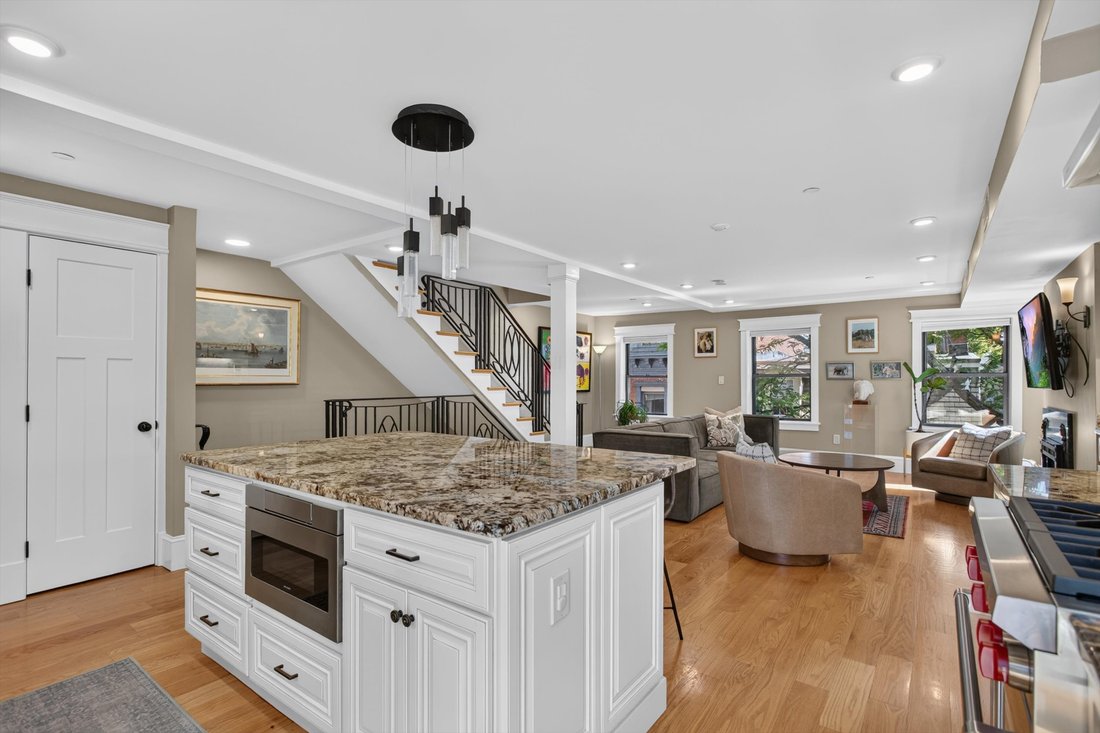 Condo in Boston, Massachusetts, United States 3 - 18903721