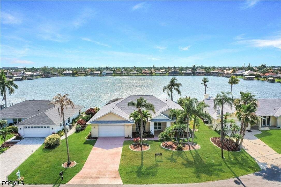 Casa a Cape Coral, Florida, Stati Uniti 2 - 18902960