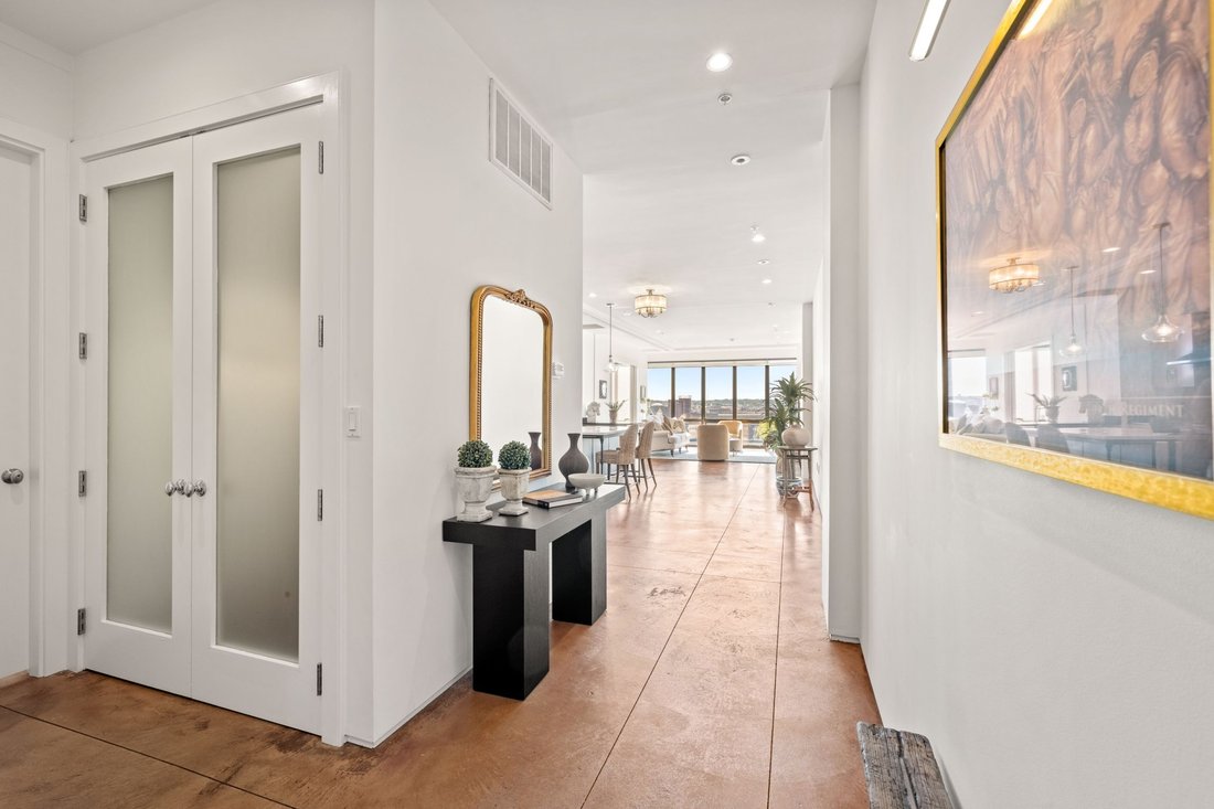 Condo in Boston, Massachusetts, United States 2 - 18903736