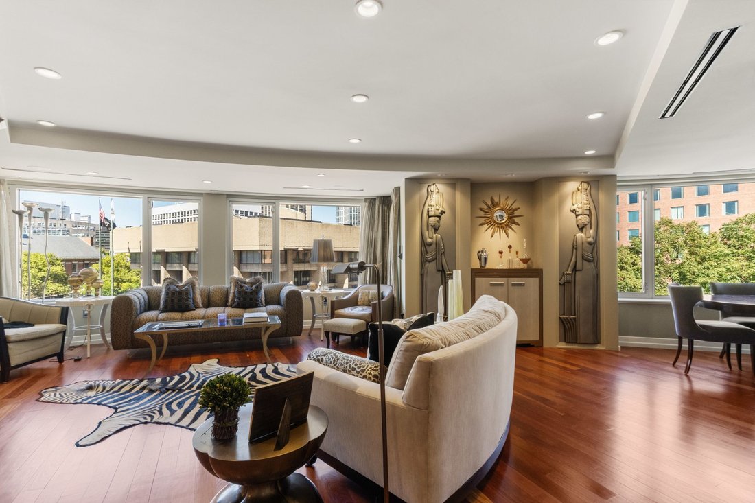 Condo in Boston, Massachusetts, United States 1 - 18903737