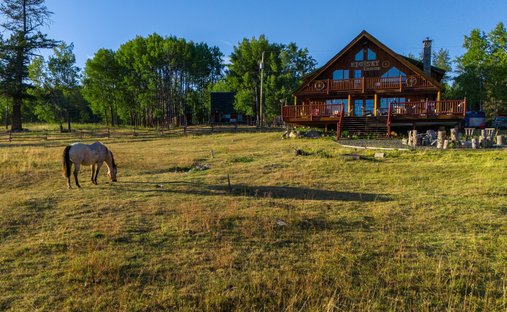 Farm Ranch in Bridge Lake, British Columbia, Canada 1