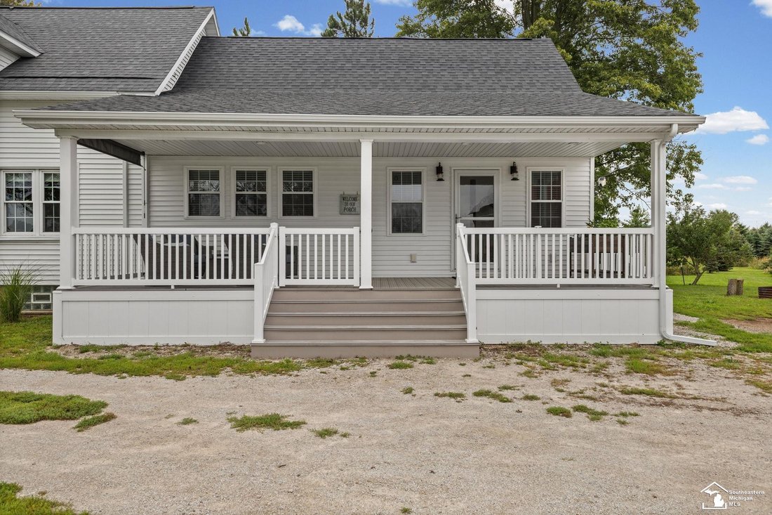 House in Ottawa Lake, Michigan, United States 3 - 18903554