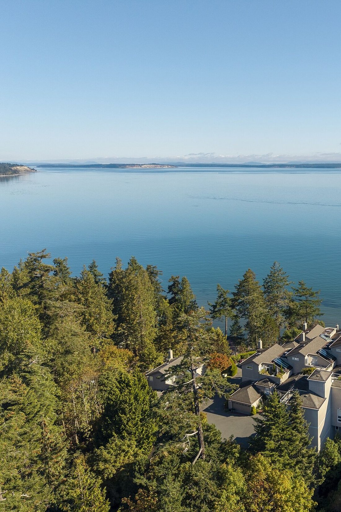 Condo in Saanich, British Columbia, Canada 2 - 18903676